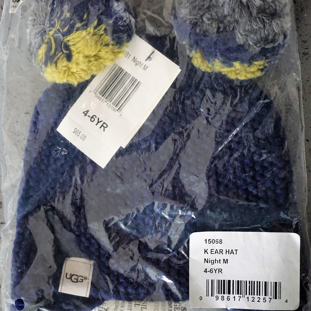 UGG Kids Unisex 2 Pom Knit Hat